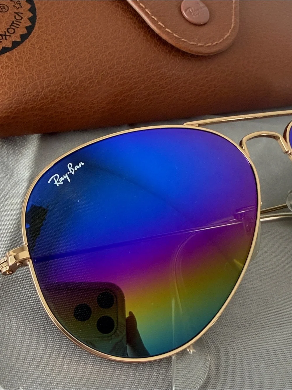 Ray-Ban Aviator Sunglasses with Gold Frame and Blue Mirrored Rainbow Lenses